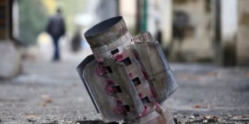 Армия Азербайджана наносит удары по позициям Армении и непризнанного Карабаха