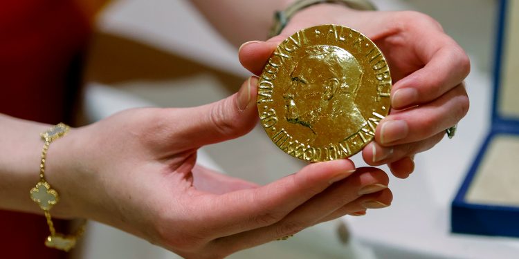 Нация нобелевских лауреатов против ненависти и мракобесия