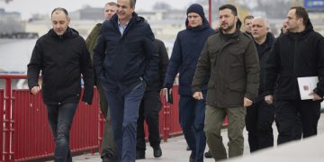 Российская ракета в Одессе взорвалась в 500 метрах от Зеленского и премьера Греции — CNN